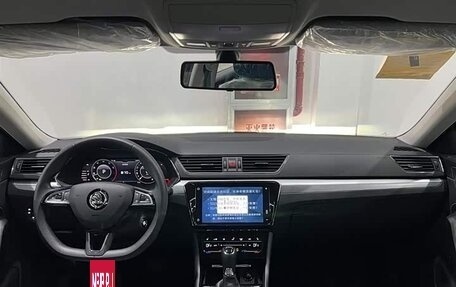 Skoda Superb III рестайлинг, 2025 год, 2 700 000 рублей, 7 фотография
