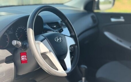 Hyundai Solaris II рестайлинг, 2011 год, 819 000 рублей, 12 фотография