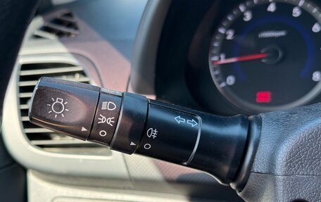 Hyundai Solaris II рестайлинг, 2011 год, 819 000 рублей, 20 фотография