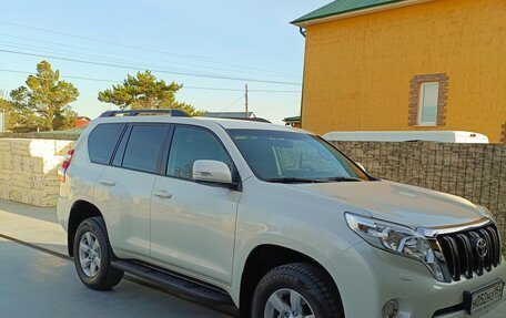 Toyota Land Cruiser Prado 150 рестайлинг 2, 2015 год, 4 350 000 рублей, 3 фотография