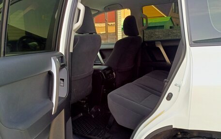 Toyota Land Cruiser Prado 150 рестайлинг 2, 2015 год, 4 350 000 рублей, 9 фотография