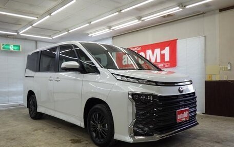 Toyota Voxy, 2026 год, 4 830 000 рублей, 2 фотография