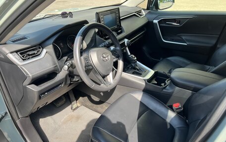 Toyota RAV4, 2020 год, 3 340 000 рублей, 9 фотография