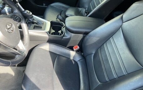 Toyota RAV4, 2020 год, 3 340 000 рублей, 10 фотография
