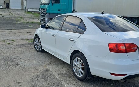 Volkswagen Jetta VI, 2013 год, 780 000 рублей, 2 фотография