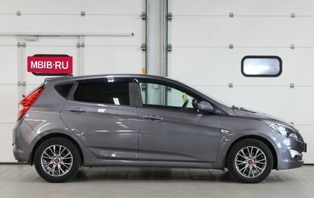 Hyundai Solaris II рестайлинг, 2015 год, 810 000 рублей, 4 фотография