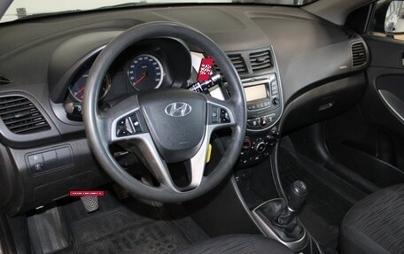 Hyundai Solaris II рестайлинг, 2015 год, 810 000 рублей, 9 фотография