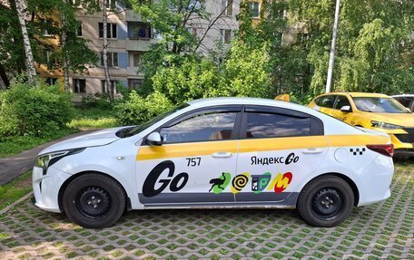KIA Rio IV, 2021 год, 980 000 рублей, 3 фотография