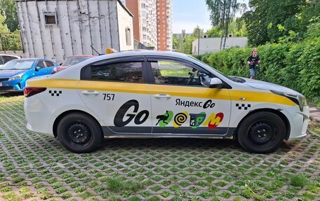 KIA Rio IV, 2021 год, 980 000 рублей, 2 фотография