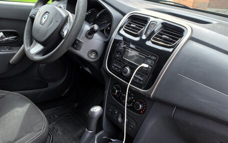 Renault Logan II, 2015 год, 250 000 рублей, 8 фотография