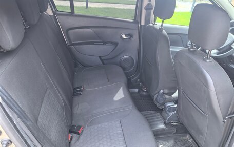 Renault Logan II, 2015 год, 250 000 рублей, 9 фотография
