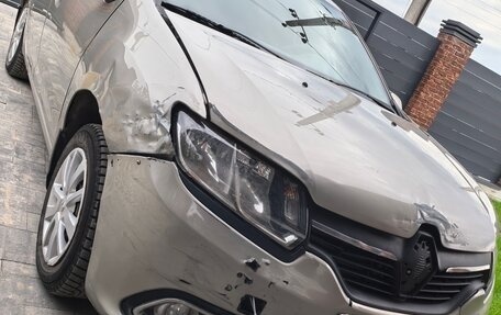 Renault Logan II, 2015 год, 250 000 рублей, 12 фотография