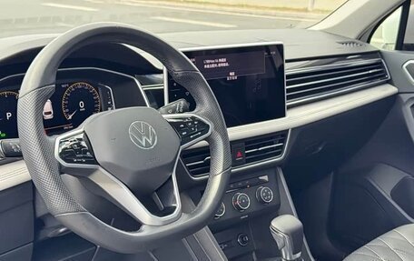 Volkswagen Tiguan II, 2022 год, 2 740 000 рублей, 12 фотография