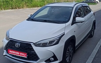 Toyota Yaris XP150 рестайлинг, 2022 год, 1 870 000 рублей, 1 фотография