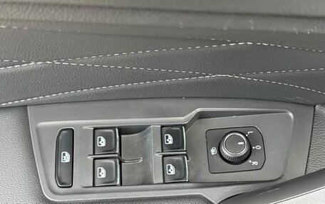 Volkswagen Tiguan II, 2022 год, 2 740 000 рублей, 17 фотография