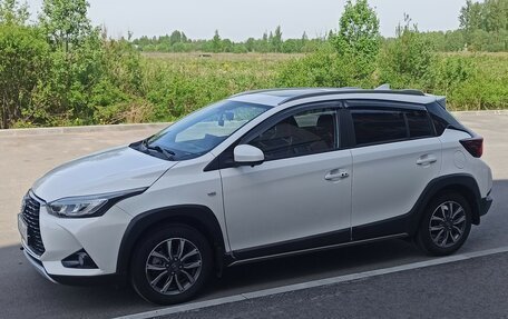 Toyota Yaris XP150 рестайлинг, 2022 год, 1 870 000 рублей, 2 фотография