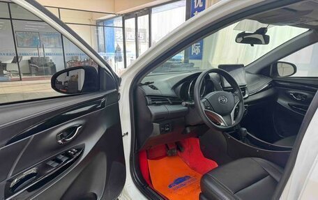 Toyota Yaris XP150 рестайлинг, 2022 год, 1 870 000 рублей, 5 фотография