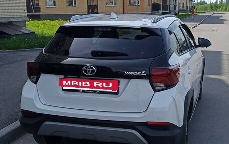 Toyota Yaris XP150 рестайлинг, 2022 год, 1 870 000 рублей, 3 фотография