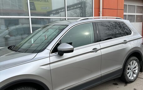 Volkswagen Tiguan II, 2018 год, 2 400 000 рублей, 3 фотография