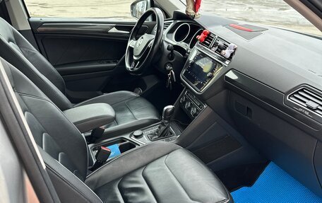 Volkswagen Tiguan II, 2018 год, 2 400 000 рублей, 13 фотография