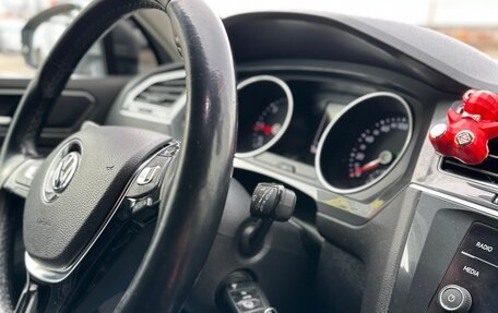 Volkswagen Tiguan II, 2018 год, 2 400 000 рублей, 9 фотография