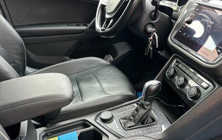 Volkswagen Tiguan II, 2018 год, 2 400 000 рублей, 12 фотография