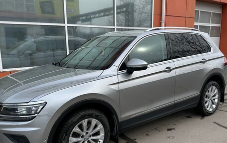Volkswagen Tiguan II, 2018 год, 2 400 000 рублей, 18 фотография