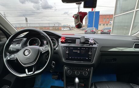 Volkswagen Tiguan II, 2018 год, 2 400 000 рублей, 21 фотография