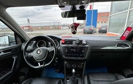 Volkswagen Tiguan II, 2018 год, 2 400 000 рублей, 22 фотография