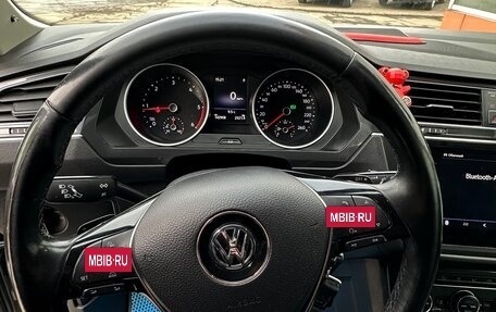 Volkswagen Tiguan II, 2018 год, 2 400 000 рублей, 34 фотография