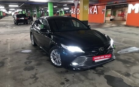 Toyota Camry, 2019 год, 3 200 000 рублей, 4 фотография