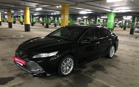 Toyota Camry, 2019 год, 3 200 000 рублей, 2 фотография