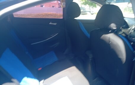 Hyundai Solaris II рестайлинг, 2012 год, 600 000 рублей, 8 фотография