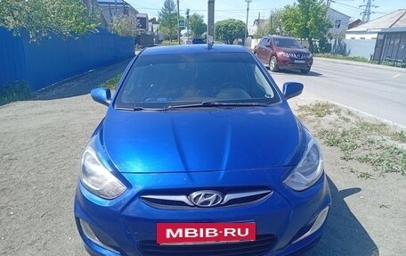 Hyundai Solaris II рестайлинг, 2012 год, 600 000 рублей, 10 фотография