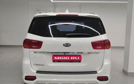 KIA Carnival III, 2020 год, 2 750 000 рублей, 7 фотография