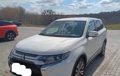Mitsubishi Outlander III рестайлинг 3, 2022 год, 2 150 000 рублей, 1 фотография