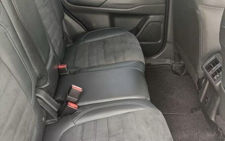 Mitsubishi Outlander III рестайлинг 3, 2022 год, 2 150 000 рублей, 7 фотография