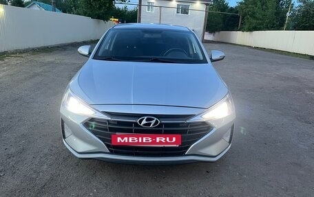 Hyundai Elantra VI рестайлинг, 2019 год, 1 450 000 рублей, 6 фотография
