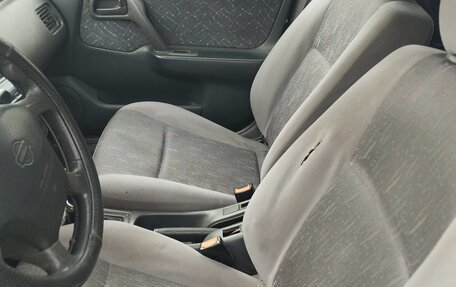 Nissan Primera II рестайлинг, 1998 год, 150 000 рублей, 10 фотография