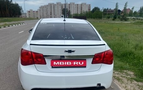 Chevrolet Cruze II, 2010 год, 680 000 рублей, 4 фотография