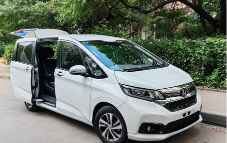 Honda Freed II, 2020 год, 1 600 000 рублей, 2 фотография