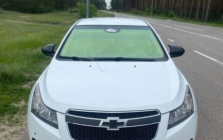 Chevrolet Cruze II, 2010 год, 680 000 рублей, 7 фотография
