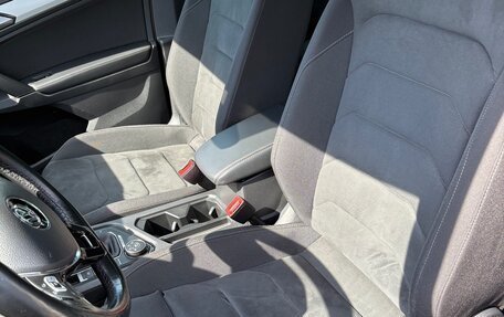 Volkswagen Tiguan II, 2018 год, 2 400 000 рублей, 8 фотография