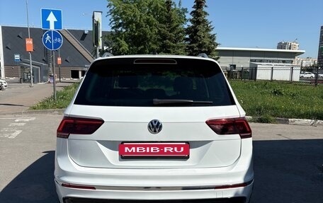 Volkswagen Tiguan II, 2018 год, 2 400 000 рублей, 2 фотография