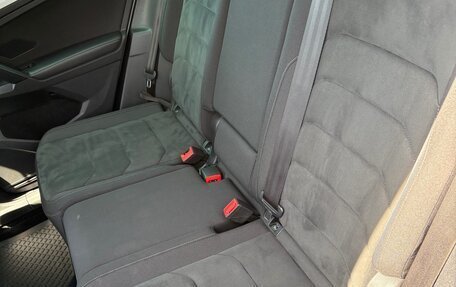 Volkswagen Tiguan II, 2018 год, 2 400 000 рублей, 12 фотография