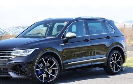 Volkswagen Tiguan II, 2022 год, 2 050 000 рублей, 3 фотография