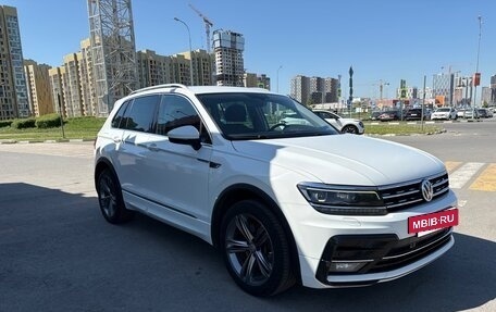 Volkswagen Tiguan II, 2018 год, 2 400 000 рублей, 4 фотография