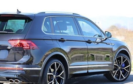 Volkswagen Tiguan II, 2022 год, 2 050 000 рублей, 13 фотография