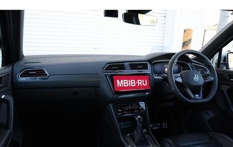 Volkswagen Tiguan II, 2022 год, 2 050 000 рублей, 28 фотография