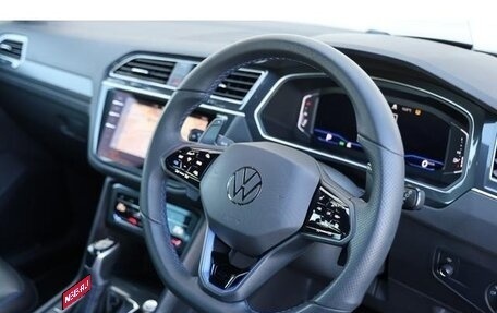 Volkswagen Tiguan II, 2022 год, 2 050 000 рублей, 26 фотография